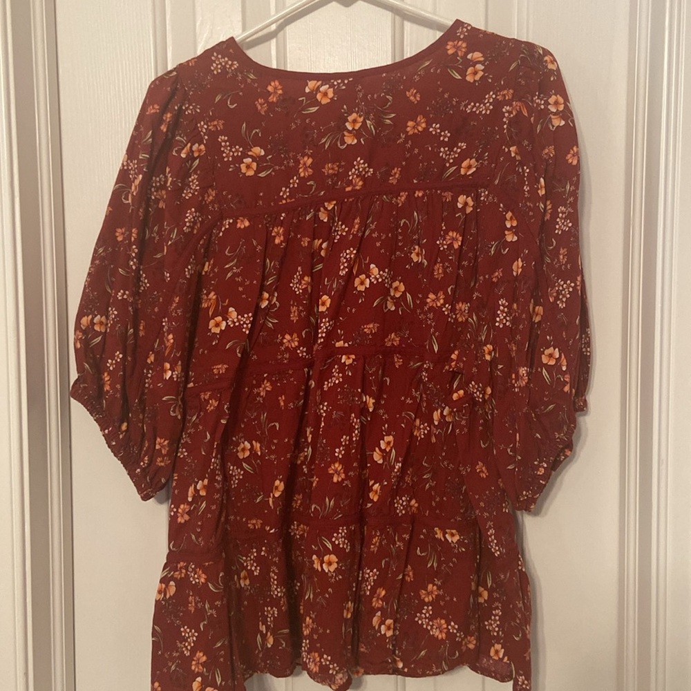 Old Navy Flowy Top - Picture 2 of 6